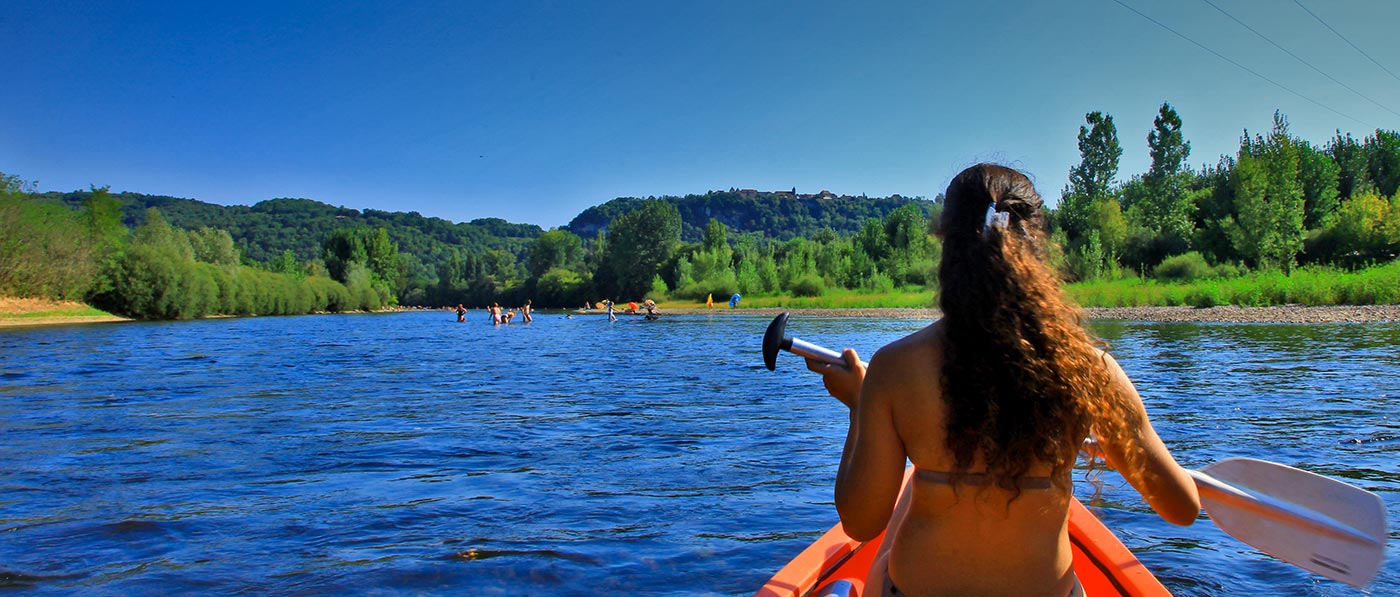 Canoës Vacances La Roque Gageac Louer un canoë ou un kayak pour découvrir la rivière Dordogne et ses châteaux