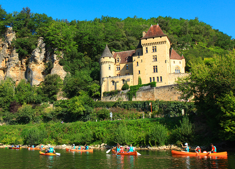 Canoës Vacances La Roque Gageac Louer un canoë ou un kayak pour découvrir la rivière Dordogne et ses châteaux